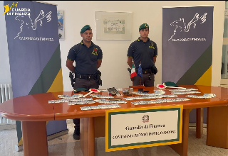 Ancona – Finanza contro lo spaccio: 17 giovani segnalati, due sono minorenni